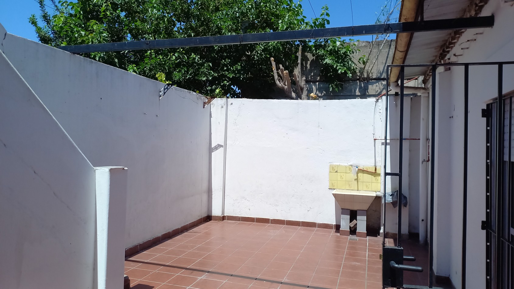 P.H. 3 AMB. CON PATIO Y TERRAZA EN VENTA LANUS OESTE. APTO CREDITO BANCARIO