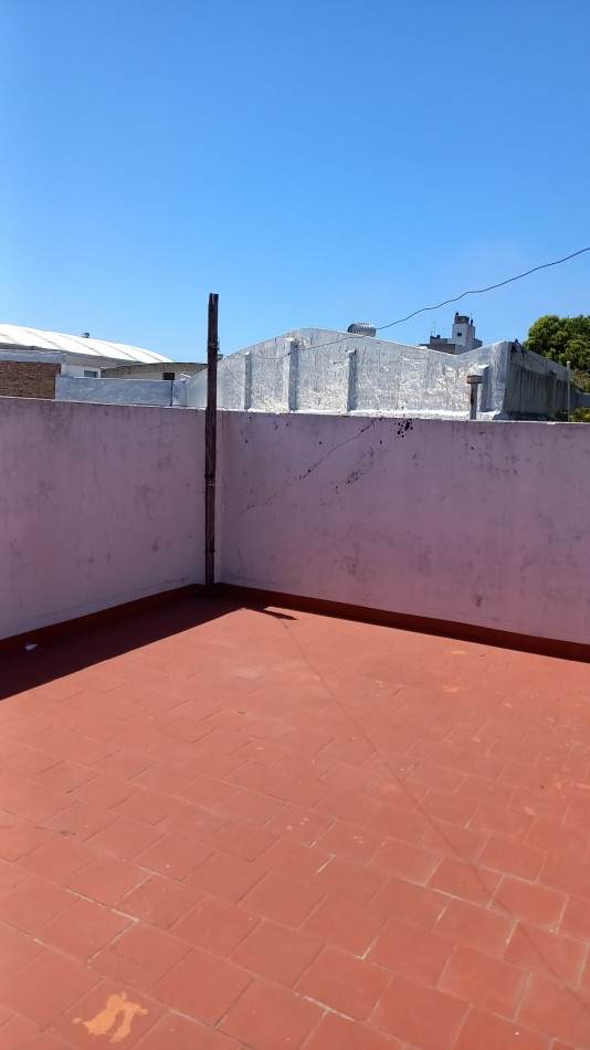 P.H. 3 AMB. CON PATIO Y TERRAZA EN VENTA LANUS OESTE. APTO CREDITO BANCARIO