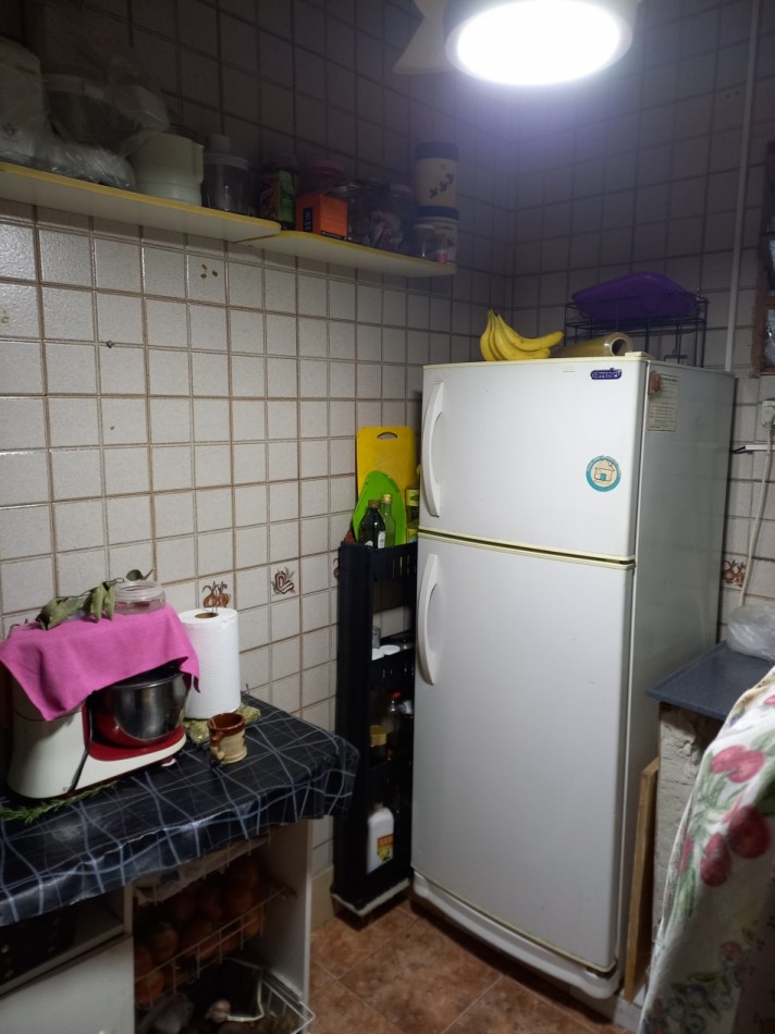 PH EN VENTA DE 3 AMBIENTES A PASOS DE LANUSITA