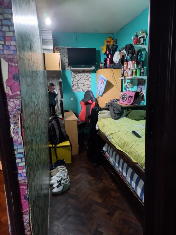 PH EN VENTA DE 3 AMBIENTES A PASOS DE LANUSITA