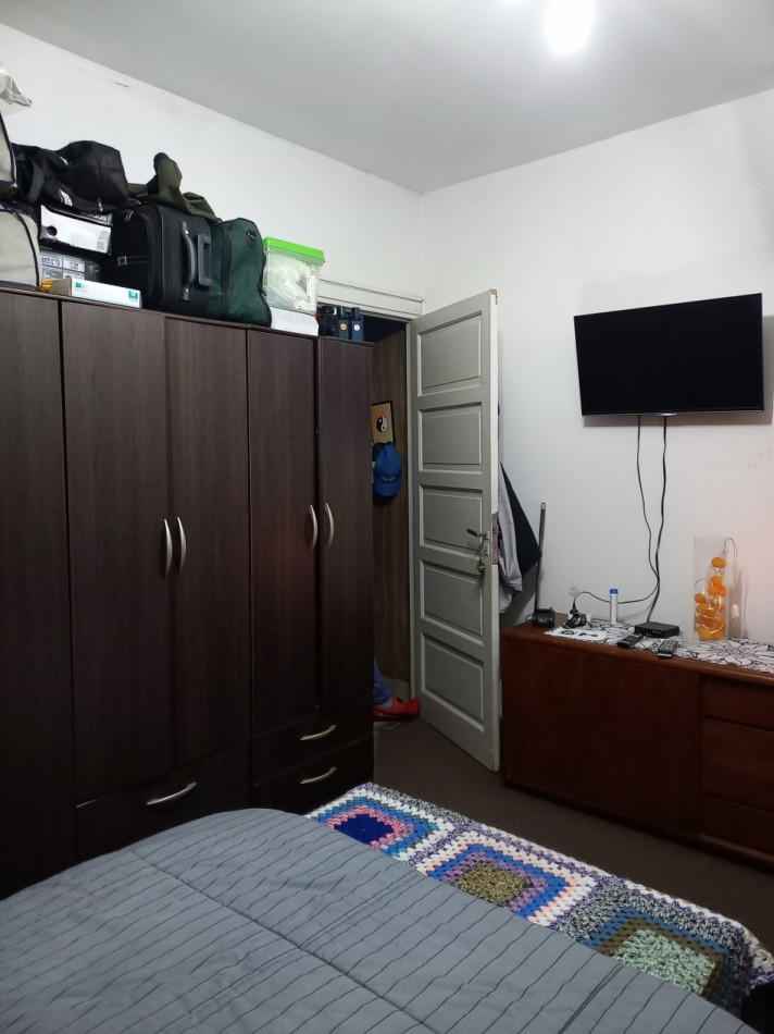 PH EN VENTA DE 3 AMBIENTES A PASOS DE LANUSITA
