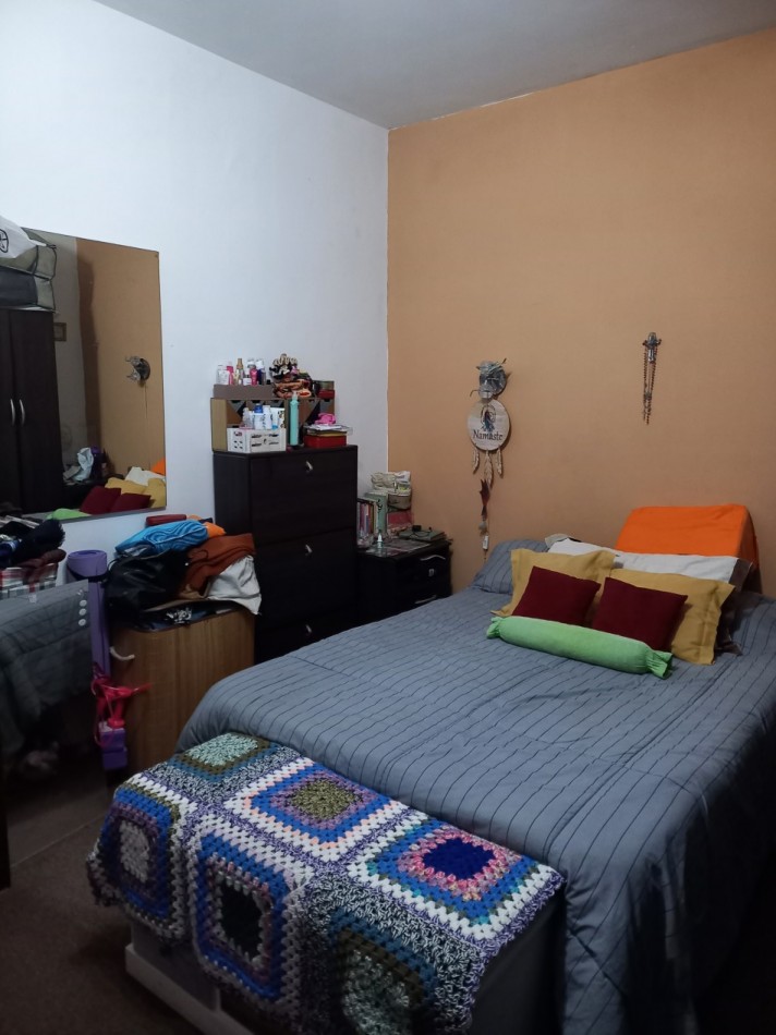 PH EN VENTA DE 3 AMBIENTES A PASOS DE LANUSITA