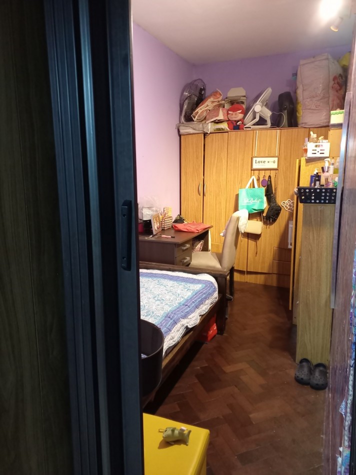 PH EN VENTA DE 3 AMBIENTES A PASOS DE LANUSITA